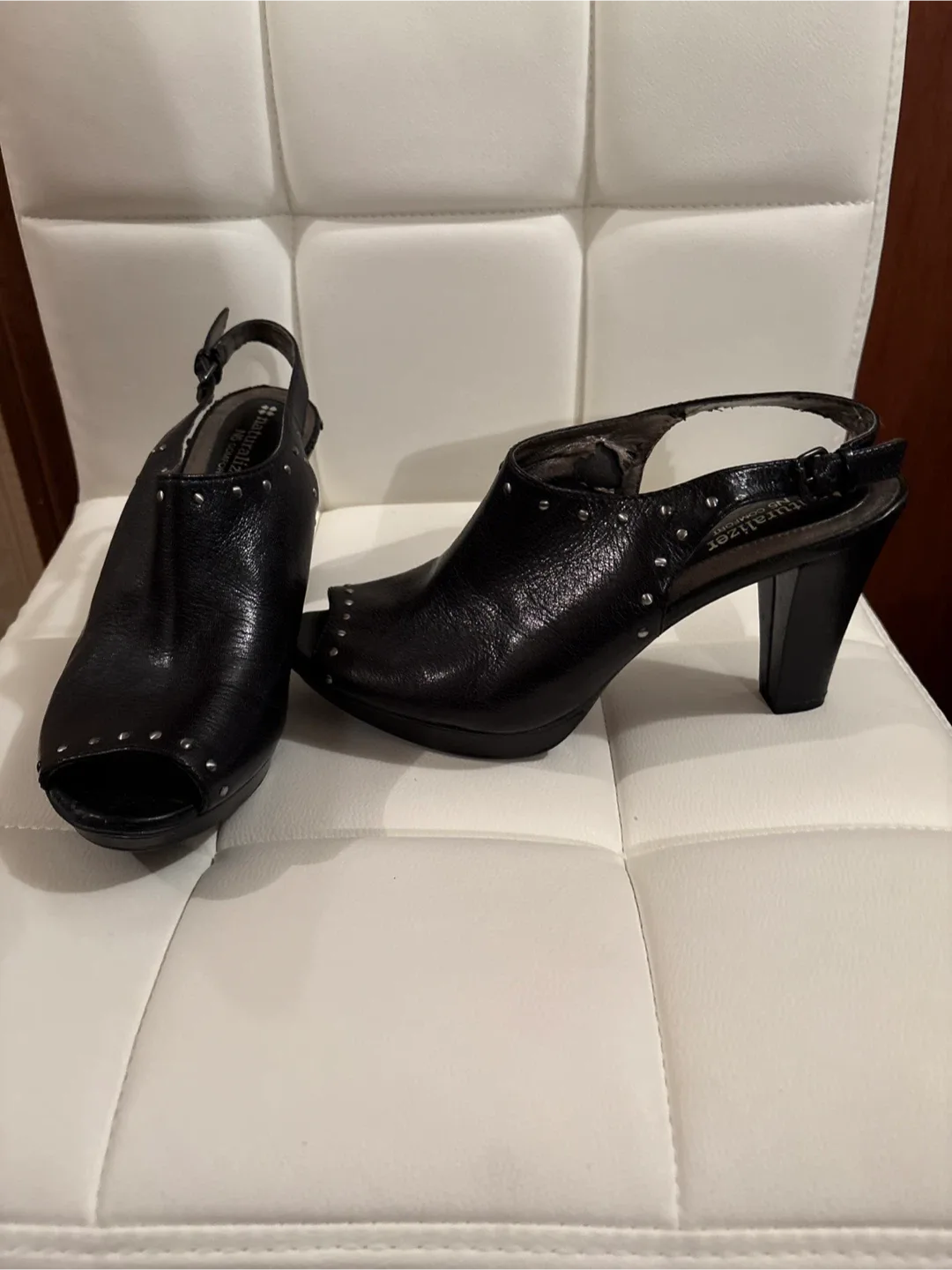 Naturalizer Black Leather upper Heels, Size 8.5 image indicator(2)