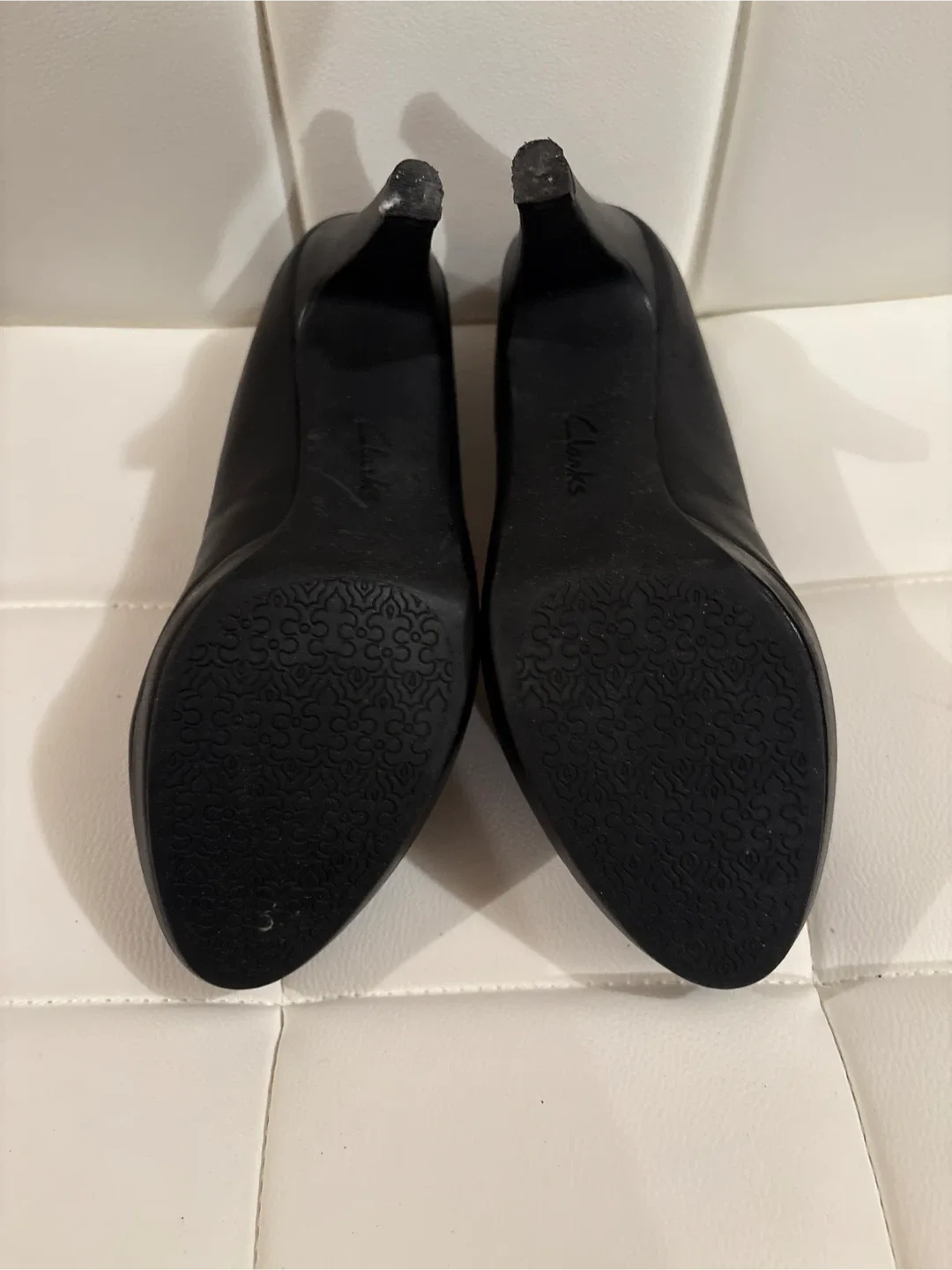 Clarks Black Leather Heels image indicator(3)