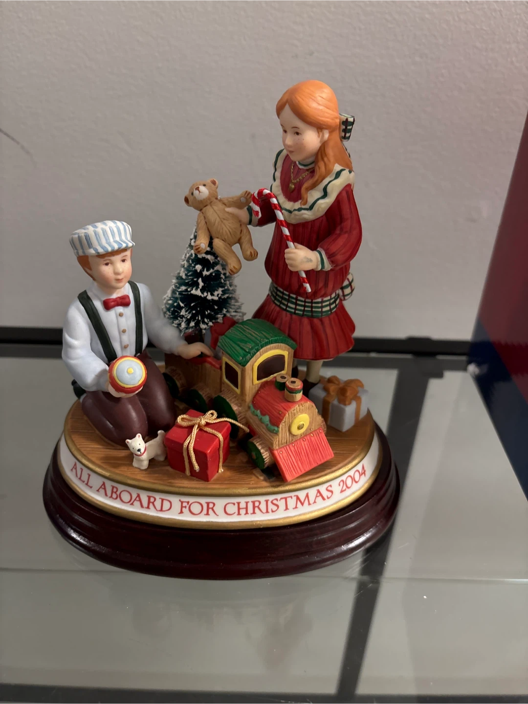 Holly Hobbie All Aboard for Christmas 2004 Figurine - photo 3