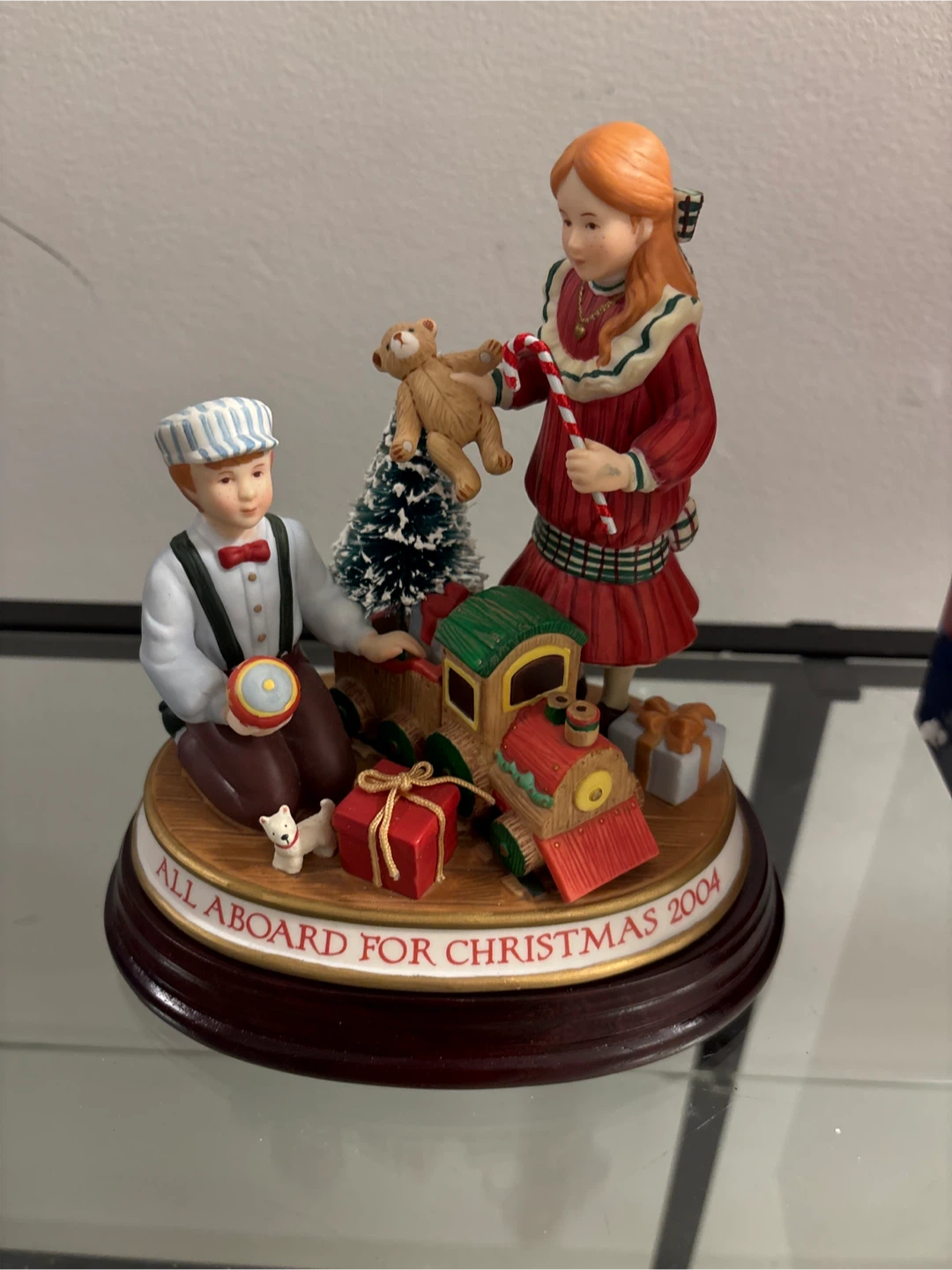 Holly Hobbie All Aboard for Christmas 2004 Figurine - photo 2
