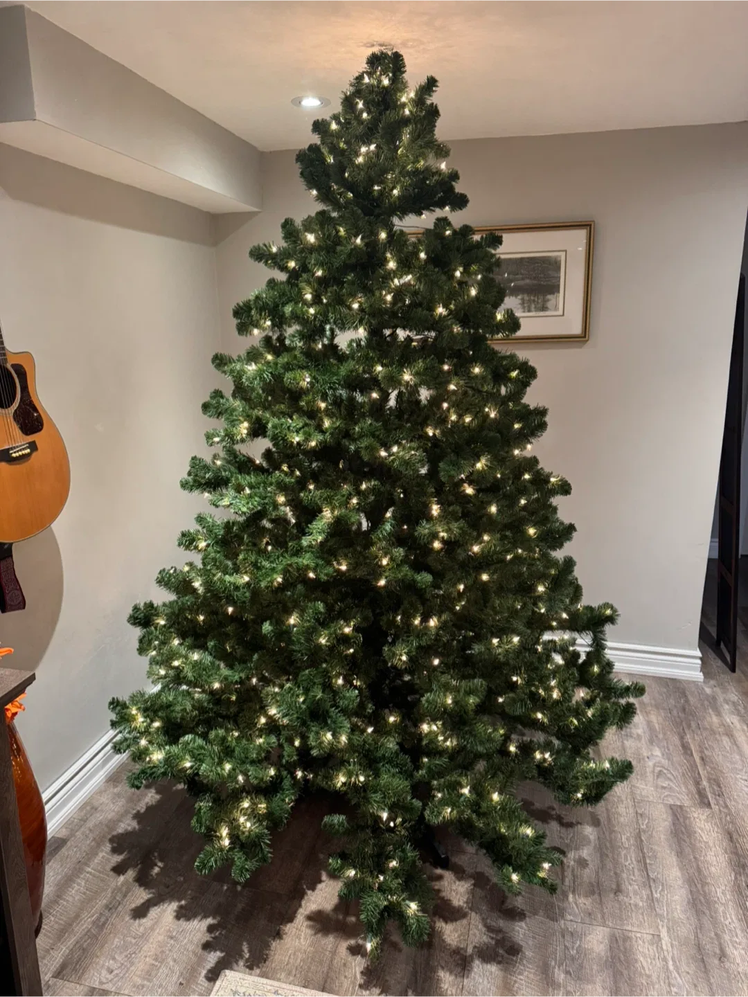 7.5’ Pre-lit Artificial Christmas Tree image indicator(2)