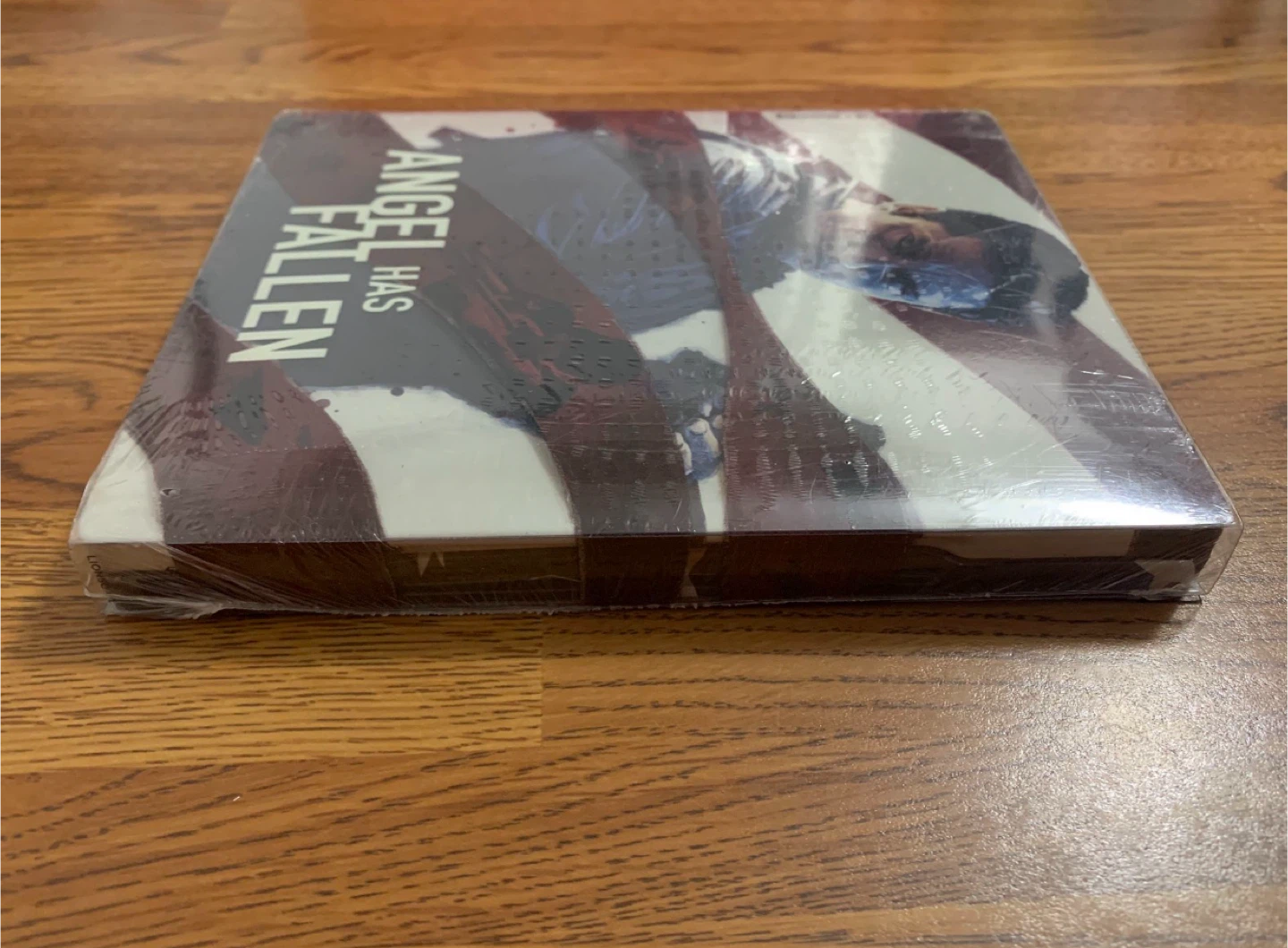 Angel Has Fallen (Walmart Exclusive) 4K UHD Blu-ray Combo Pack - photo 3