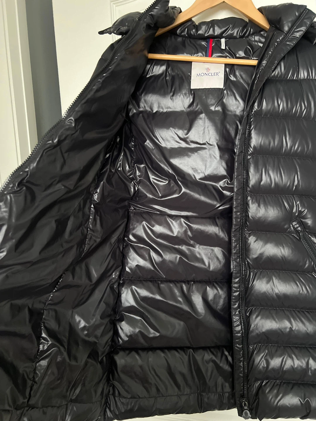 Moncler Black Padded Down Jacket - photo 5