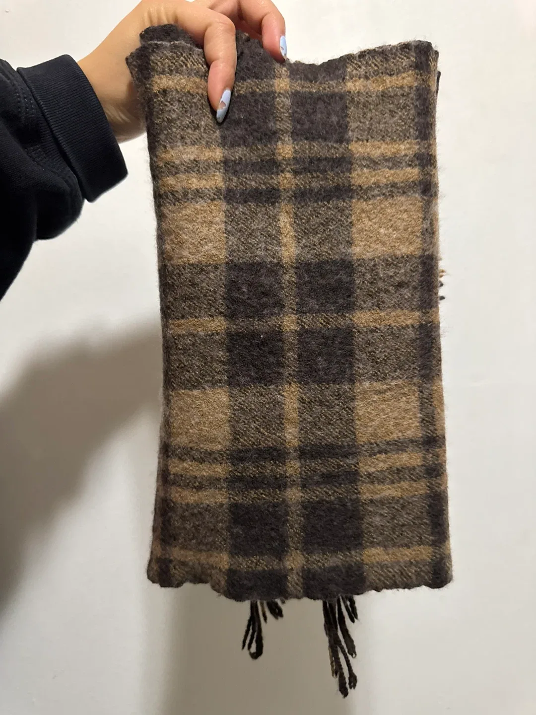 Uniqlo Brown Plaid Wool Blend Scarf image indicator(2)