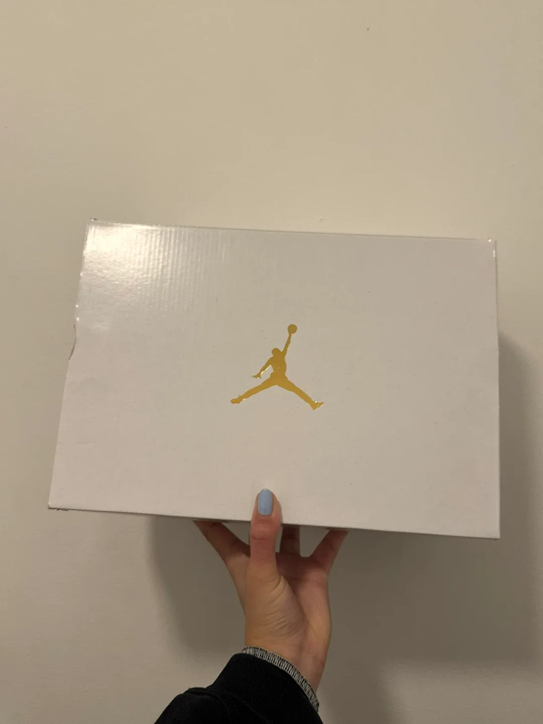 Jordan 1 Mid - Size 7 Women's image indicator(5)