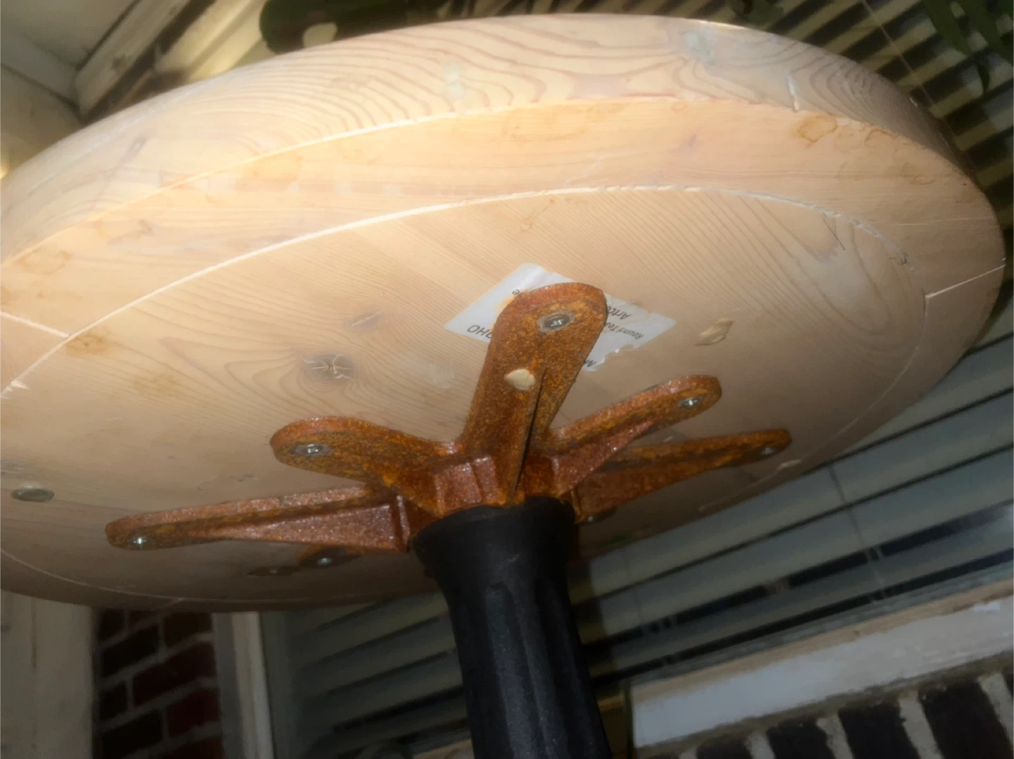 Round Wooden Table with Black Metal Base - photo 4