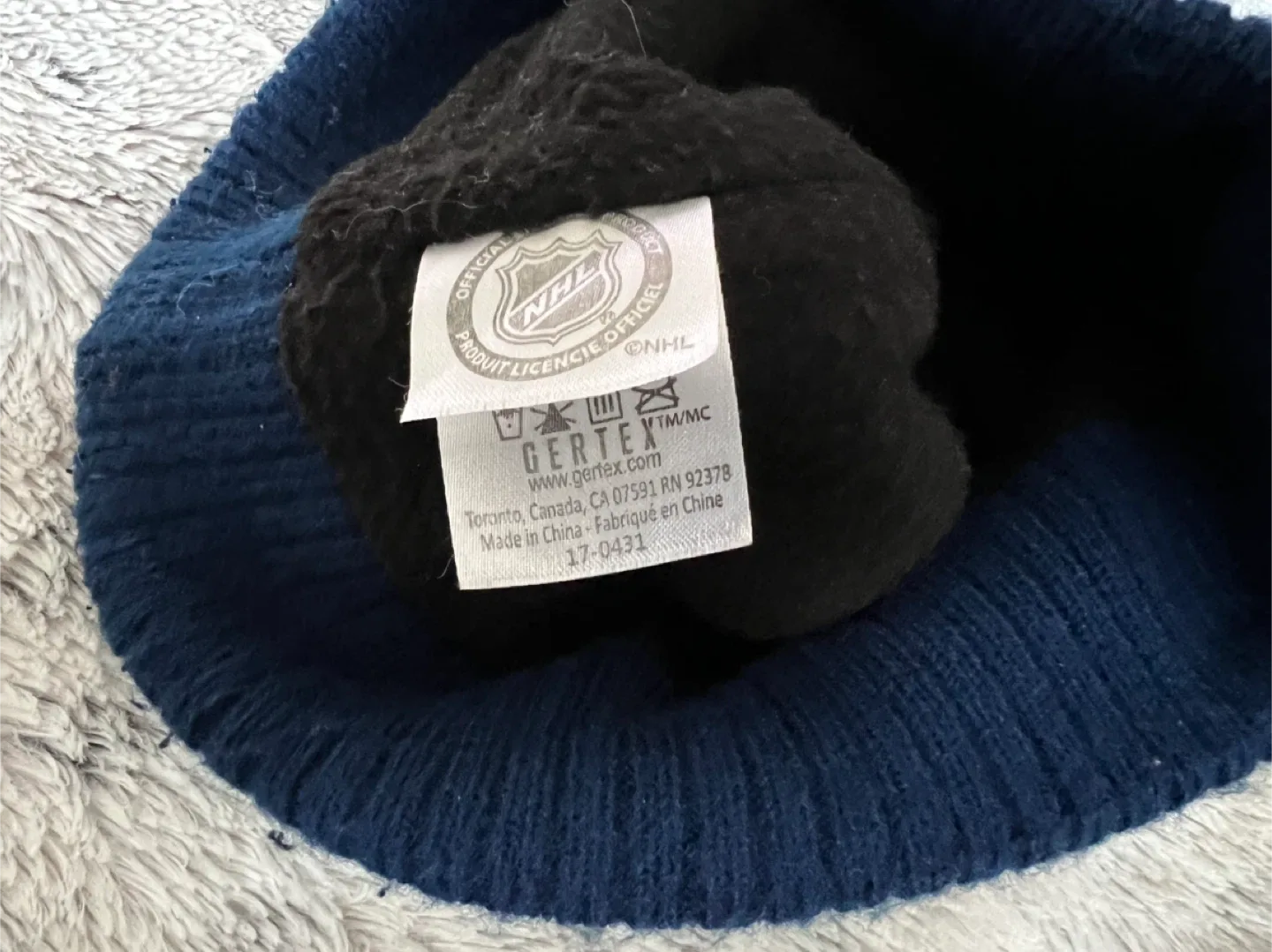 Toronto Maple Leafs Beanie image indicator(5)