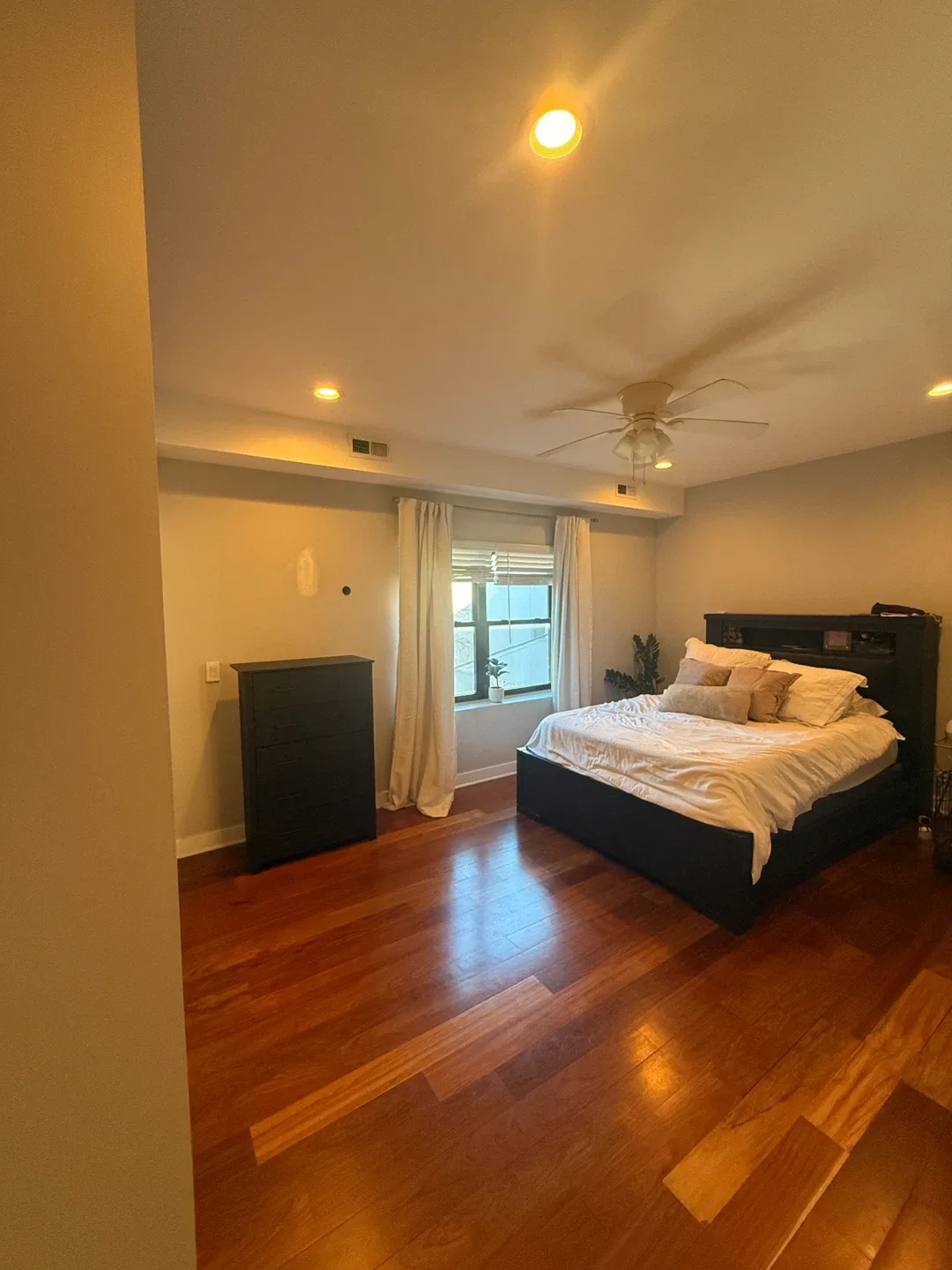 2 bedroom 2 bath River West image indicator(5)