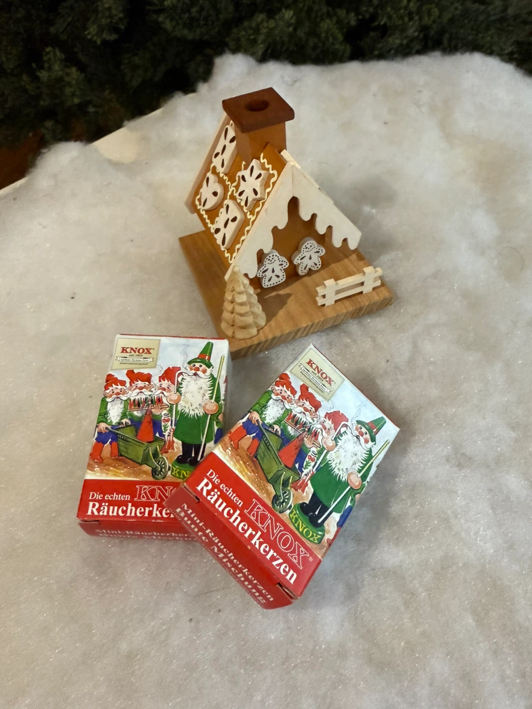 Tiny gingerbread house incense burner - photo 4