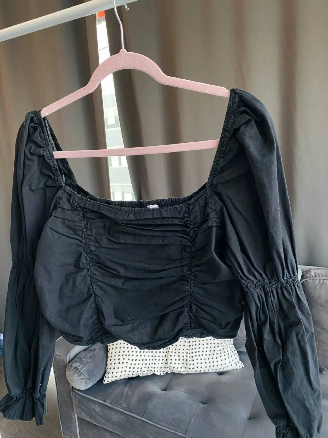 Puff square neck black top H&M size L image indicator(3)