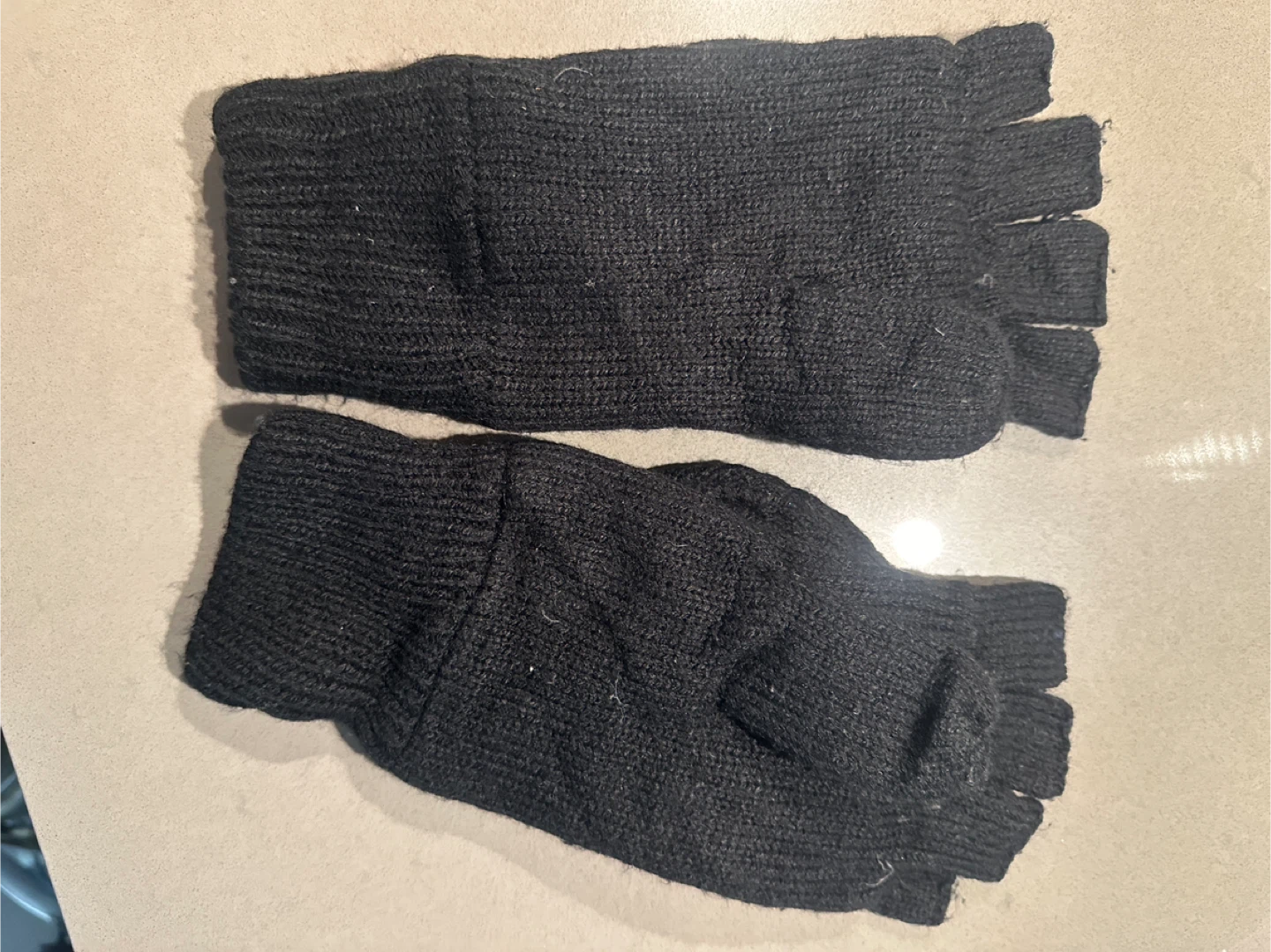 Roots black gloves - photo 3