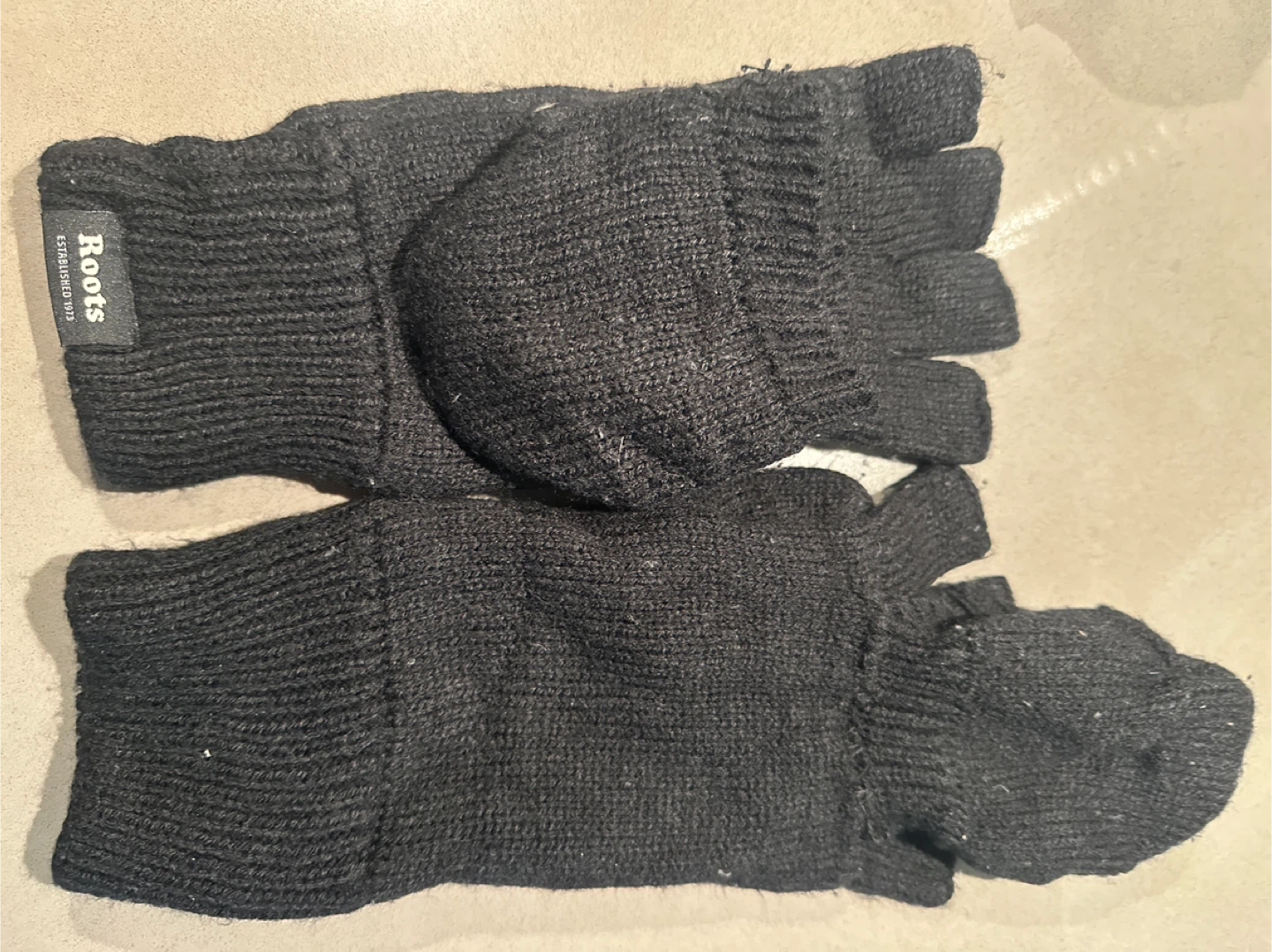 Roots black gloves - photo 4