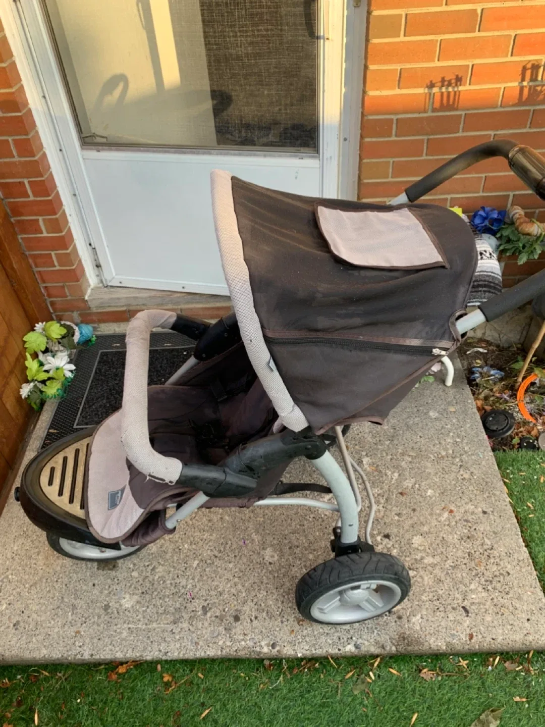 3-Wheel Baby Stroller - kids / toddlers / infants image indicator(2)