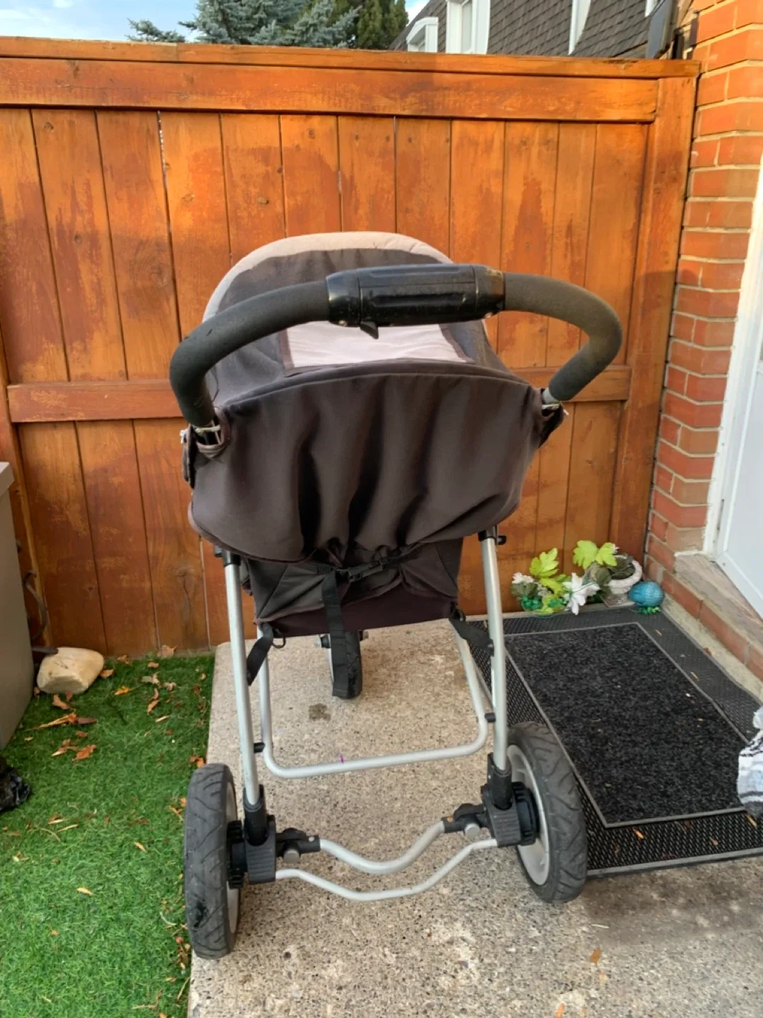 3-Wheel Baby Stroller - kids / toddlers / infants image indicator(9)