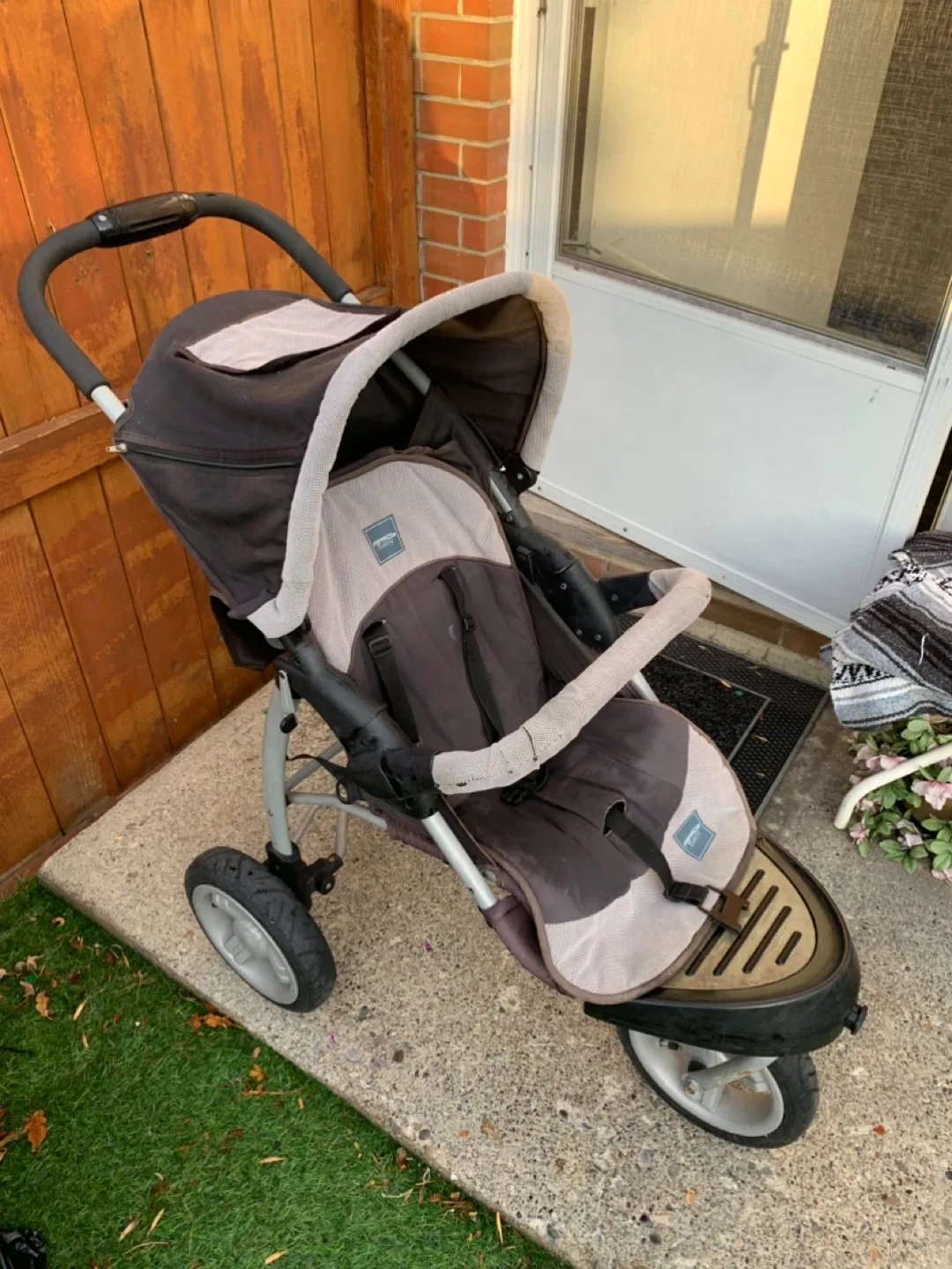 3-Wheel Baby Stroller - kids / toddlers / infants image indicator(4)