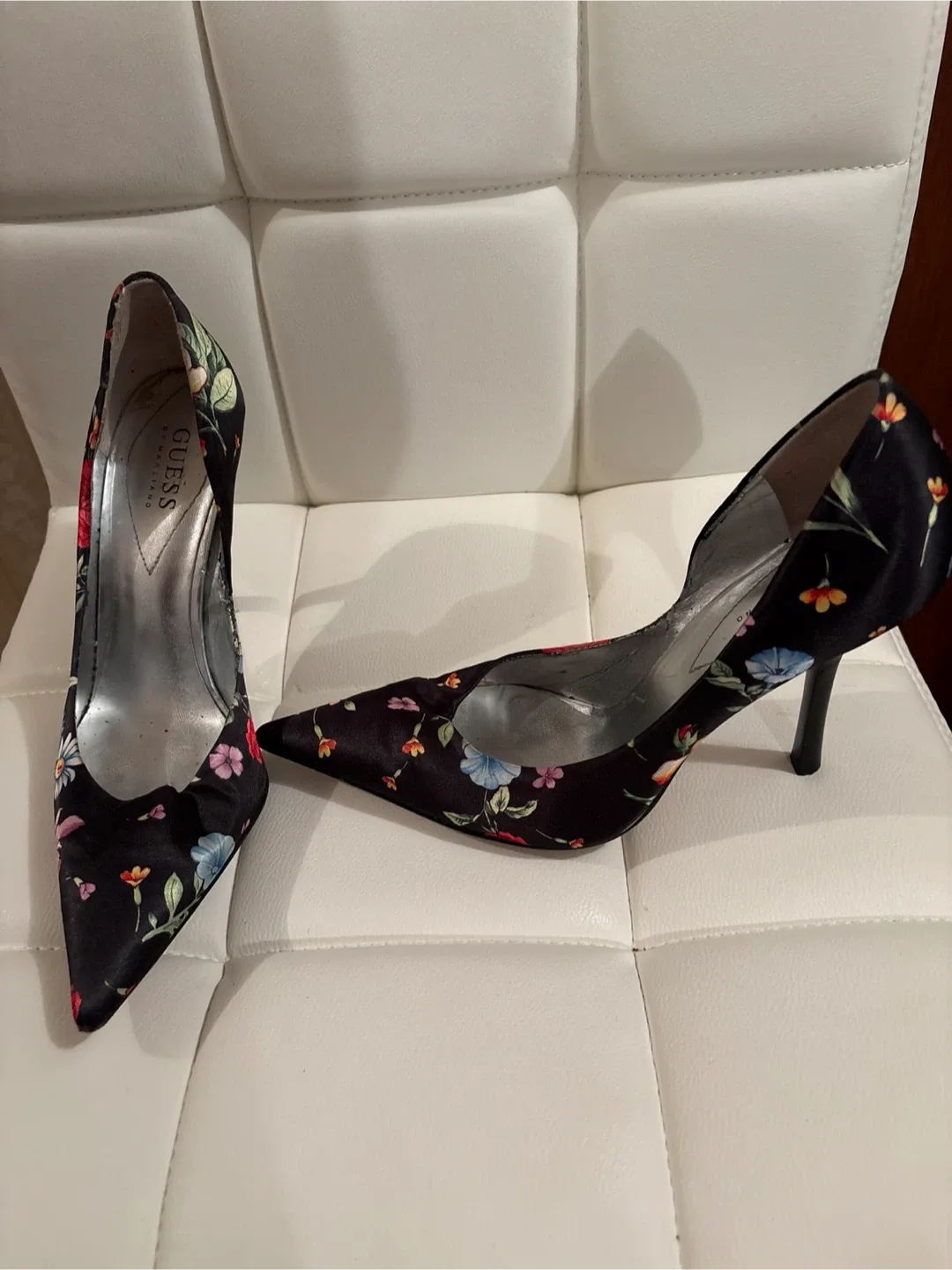 Guess Floral Print Heels size 8.5 image indicator(2)