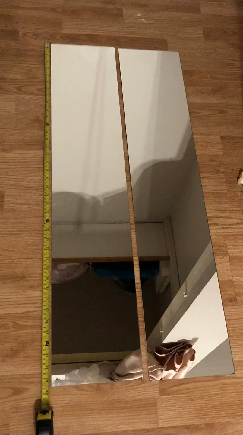IKEA LOTS Mirrors, 2 panels image indicator(2)
