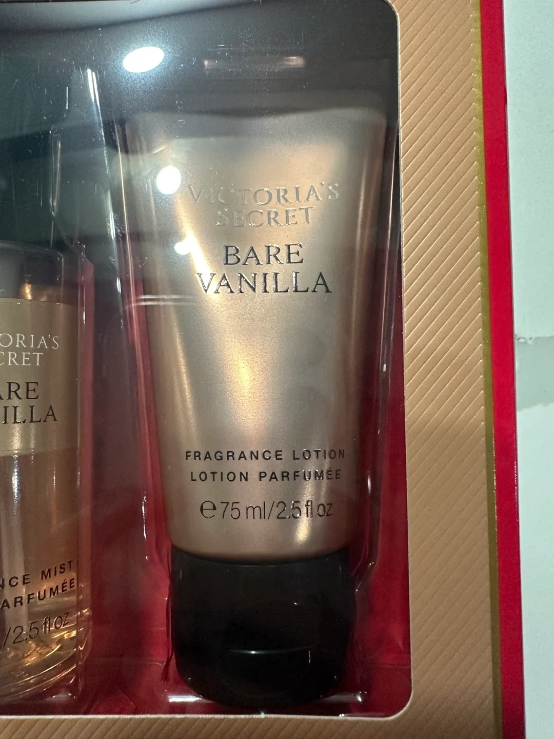 Victoria's Secret Bare Vanilla Gift Set - New image indicator(2)
