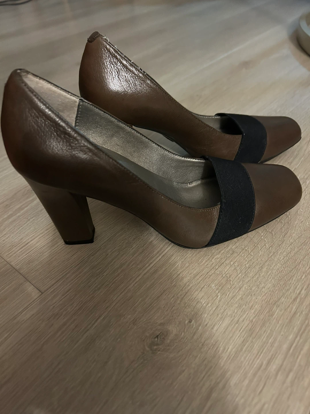 Me Too Brown Leather Heels - photo 2
