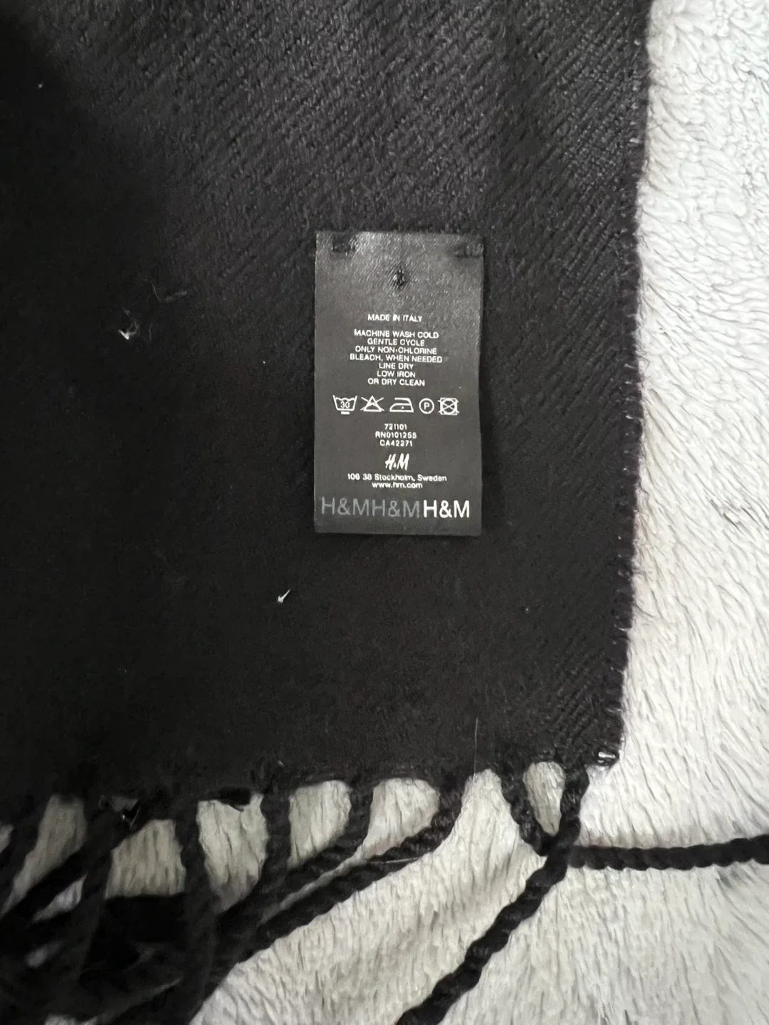 H&M Black Scarf image indicator(7)
