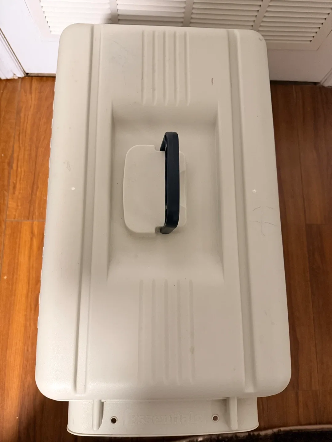 Essentials Pet Carrier image indicator(4)