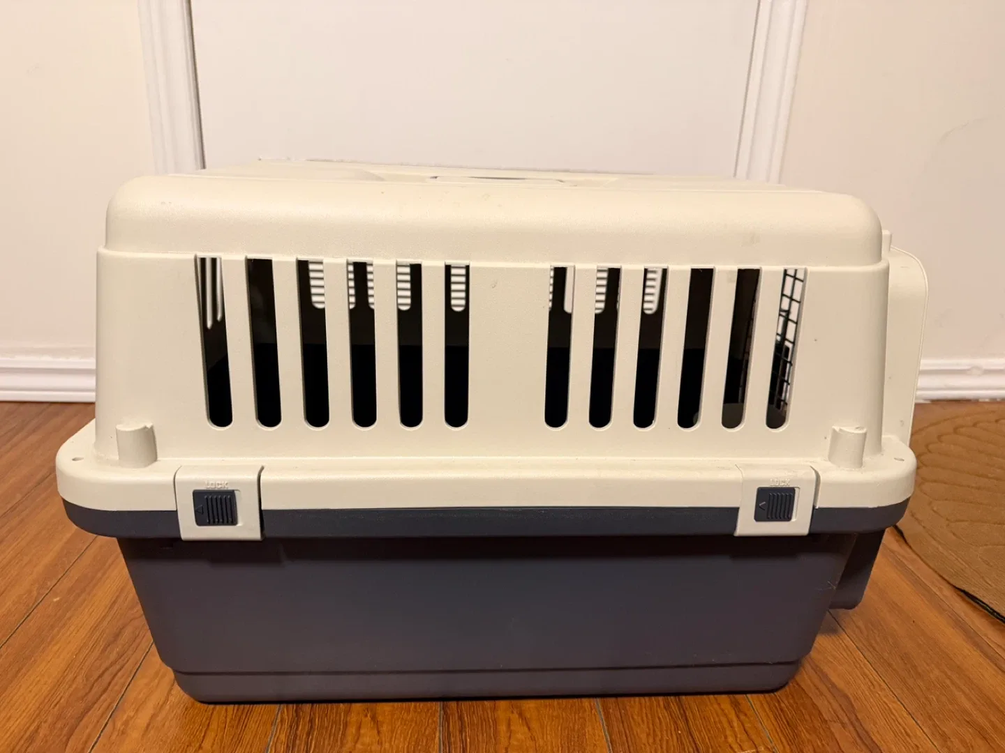 Essentials Pet Carrier image indicator(7)