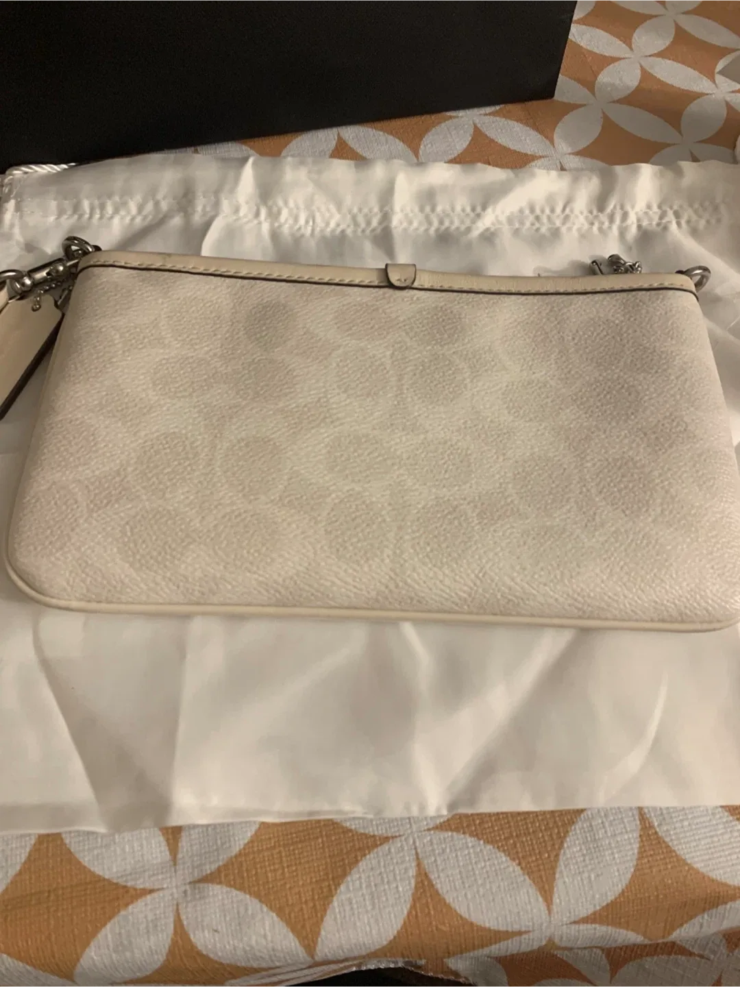 Coach LH/XUN LHWHITE Chalk Bag