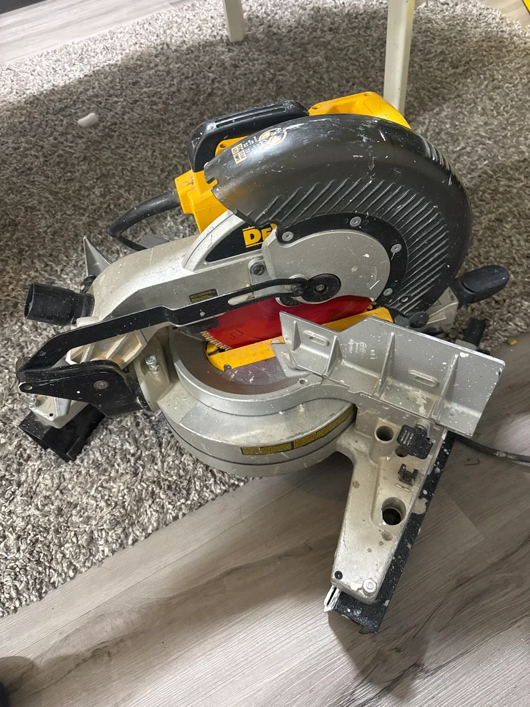 DeWalt Miter Saw image indicator(2)