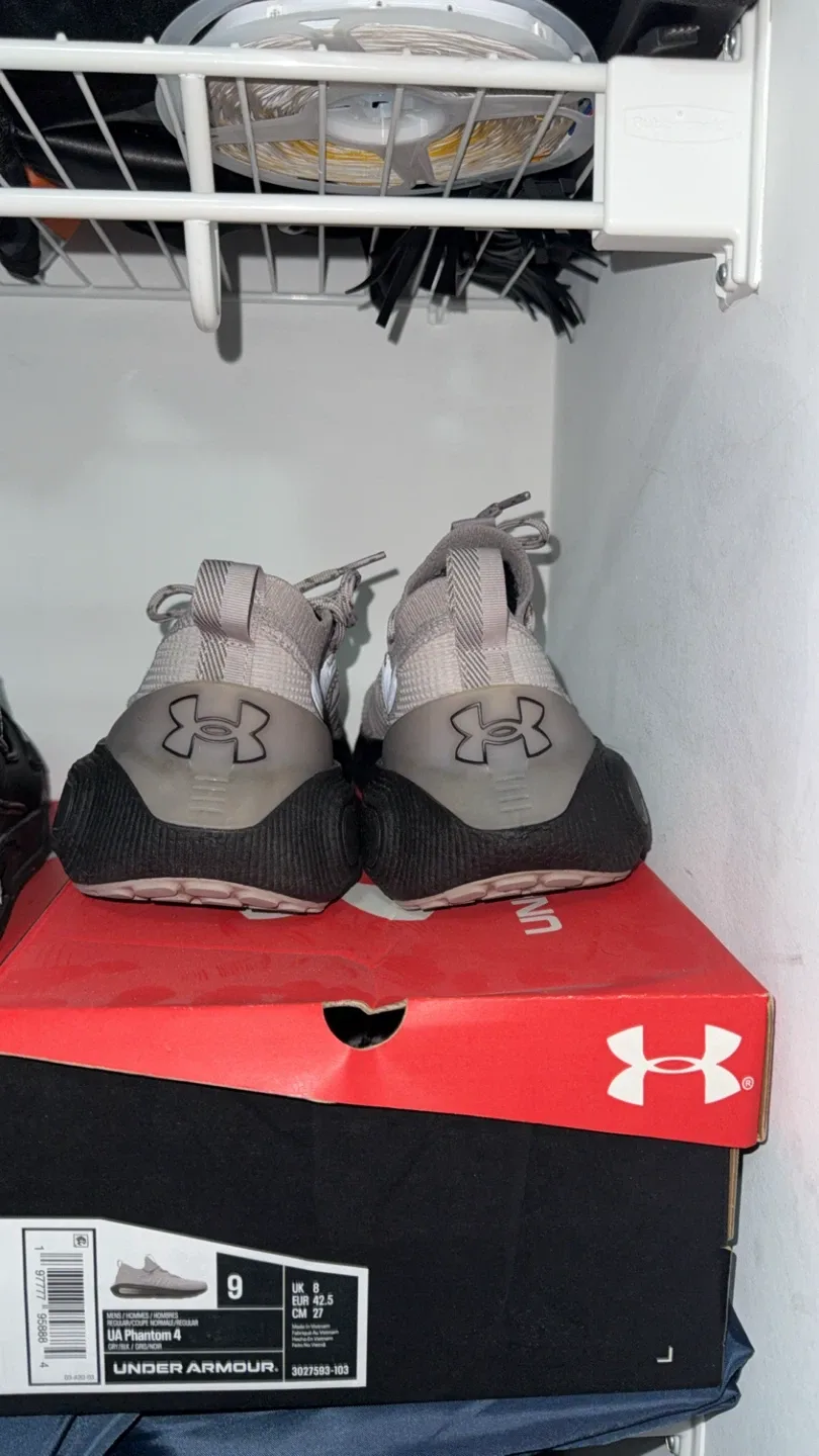 Under Armour UA Phantom 4 Running Shoes - Size 9