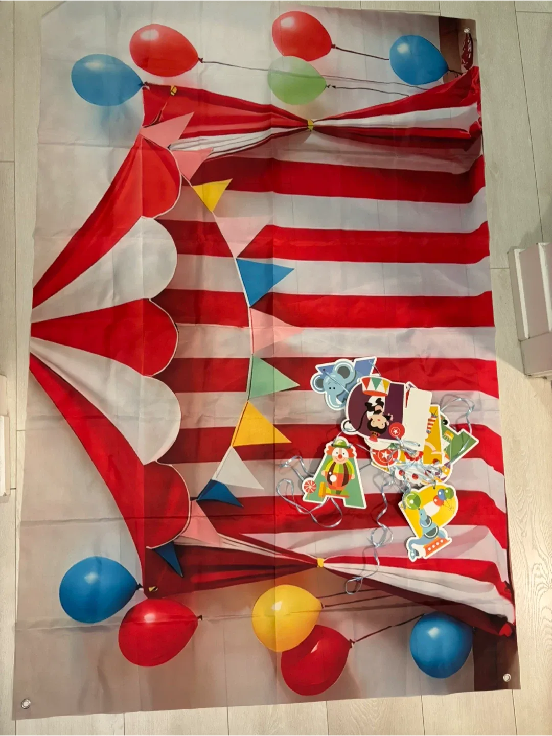 Carnival/Circus Birthday Party Decorations image indicator(2)