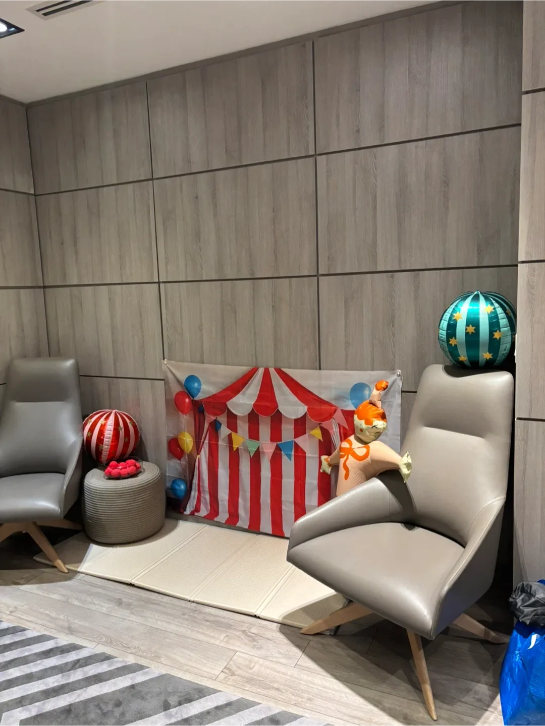 Carnival/Circus Birthday Party Decorations image indicator(3)