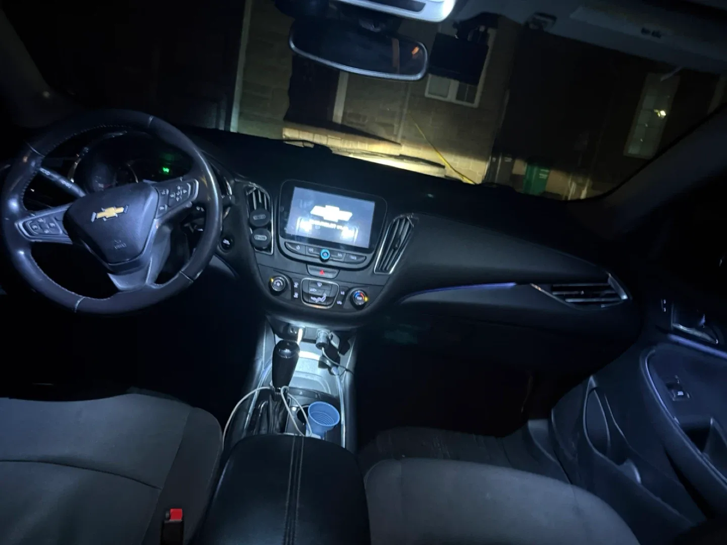 Black Chevrolet Malibu 2018 image indicator(6)