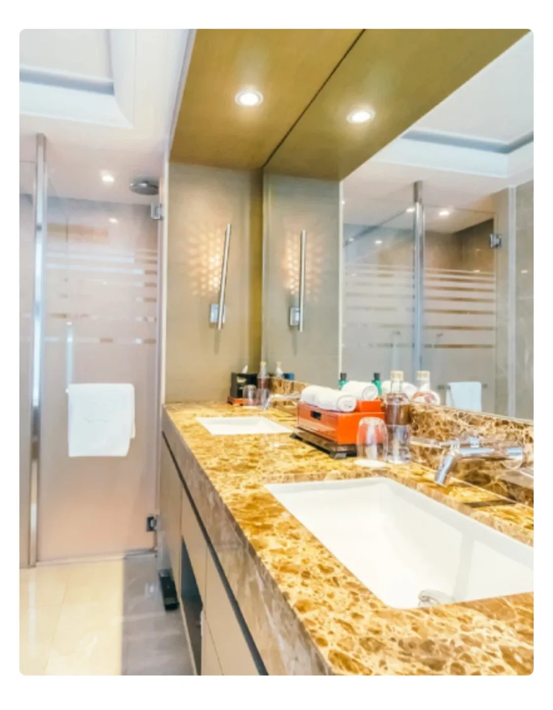 Flooring, cabinets and countertops services image indicator(2)