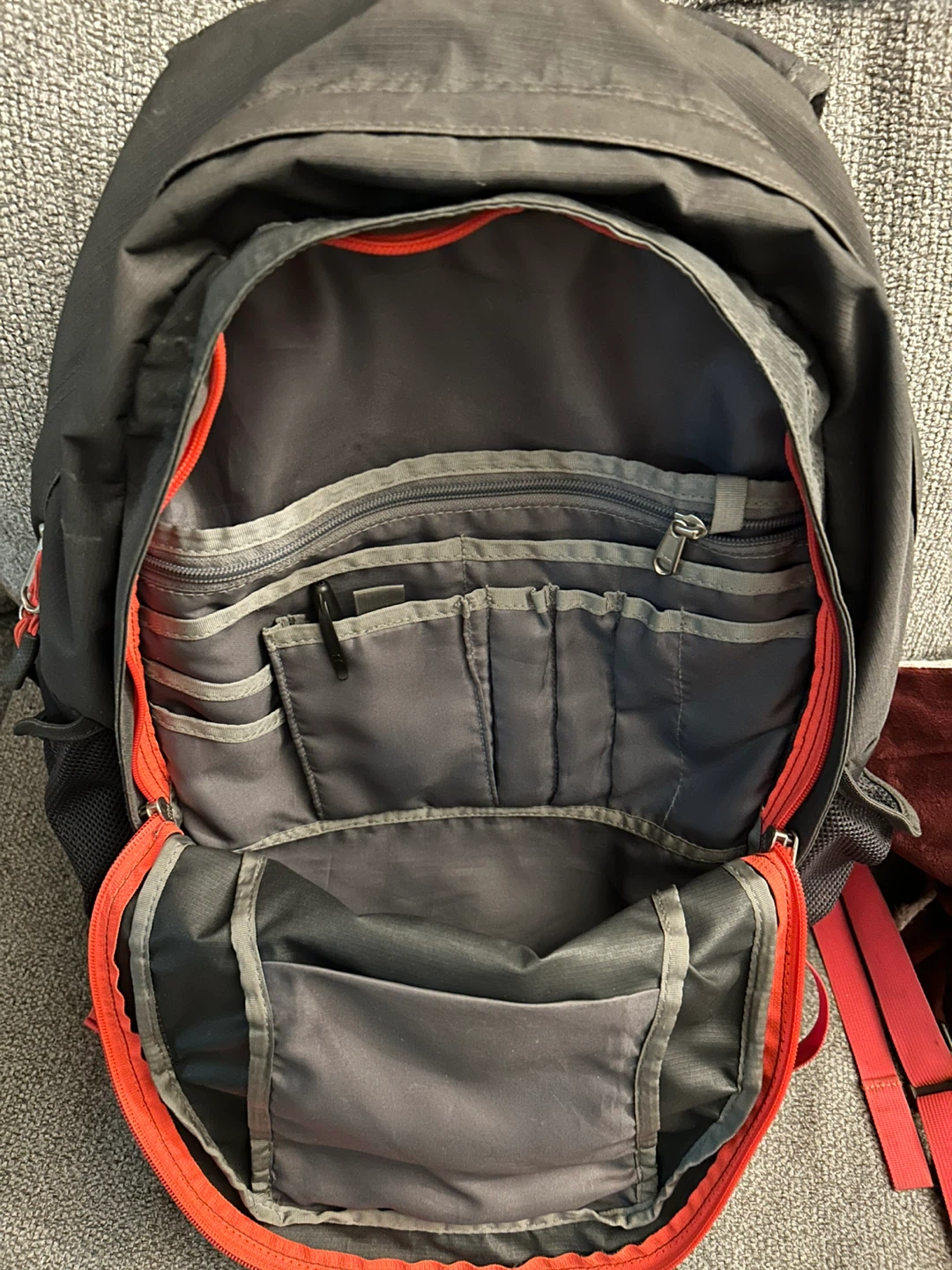 The North Face Backpack Black and Red - photo 4