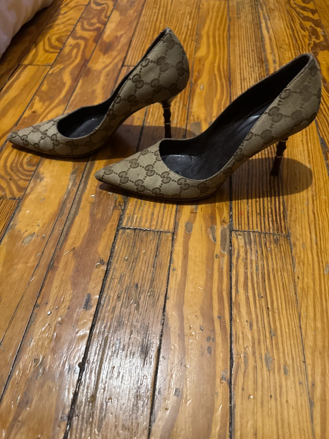 Gucci Monogram  Banboo Canvas Pointed Heels - photo 2