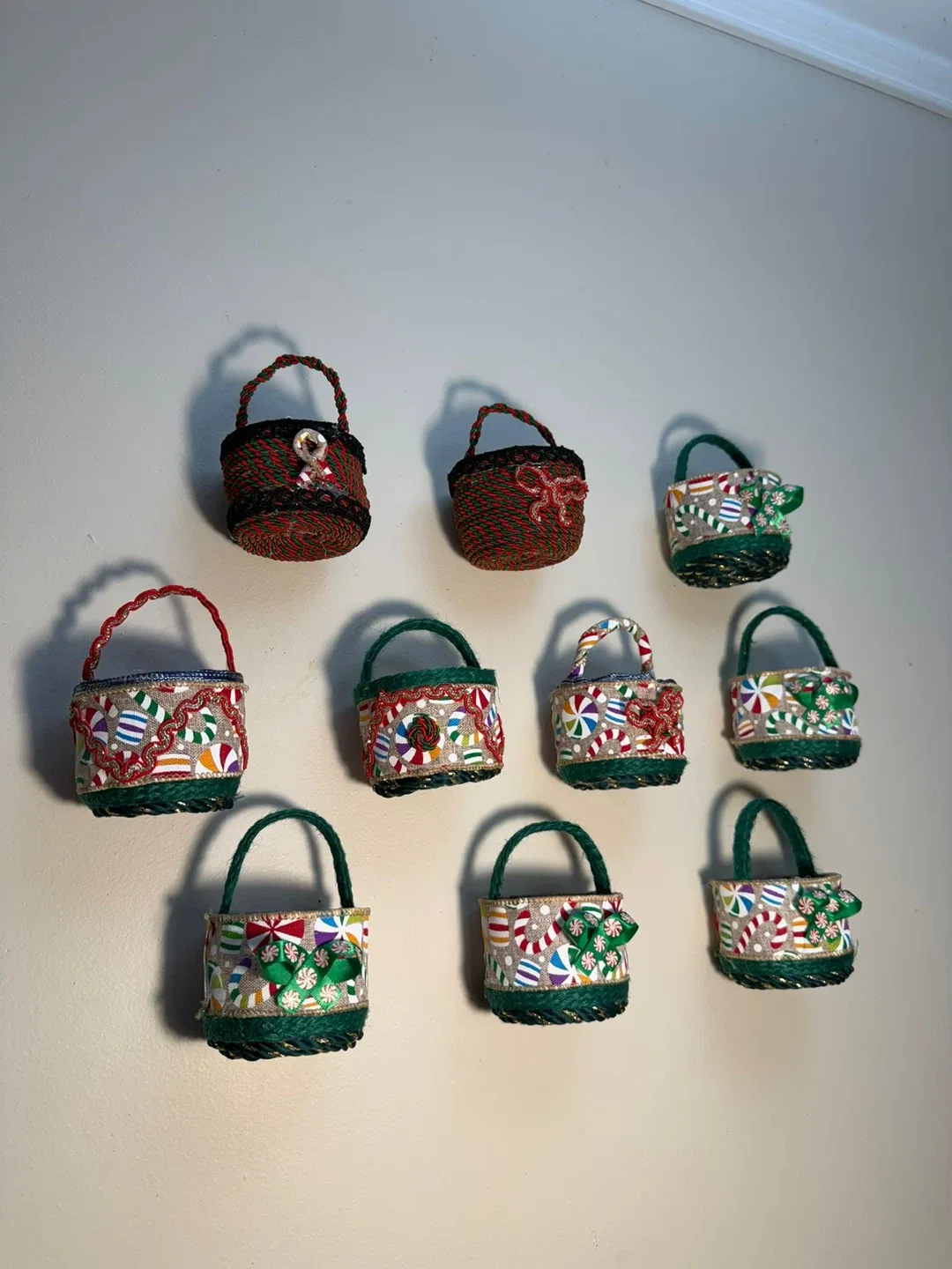 Handmade Decorative Mini Christmas Basket image indicator(2)