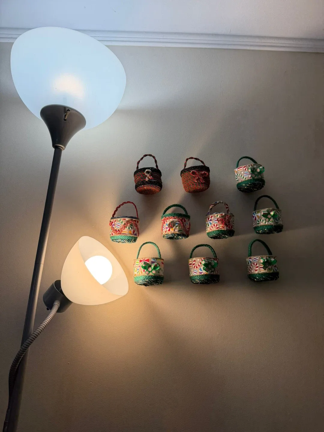 Handmade Decorative Mini Christmas Basket image indicator(6)