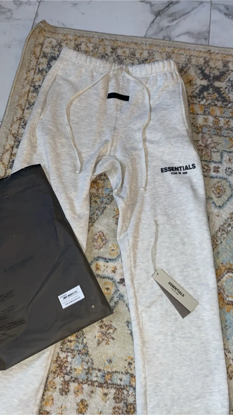 Essentials Fear of God Sweatpants - Oatmeal image indicator(3)