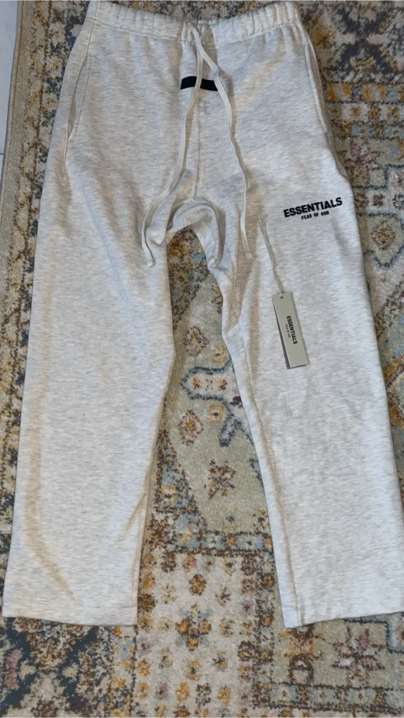 Essentials Fear of God Sweatpants - Oatmeal image indicator(2)