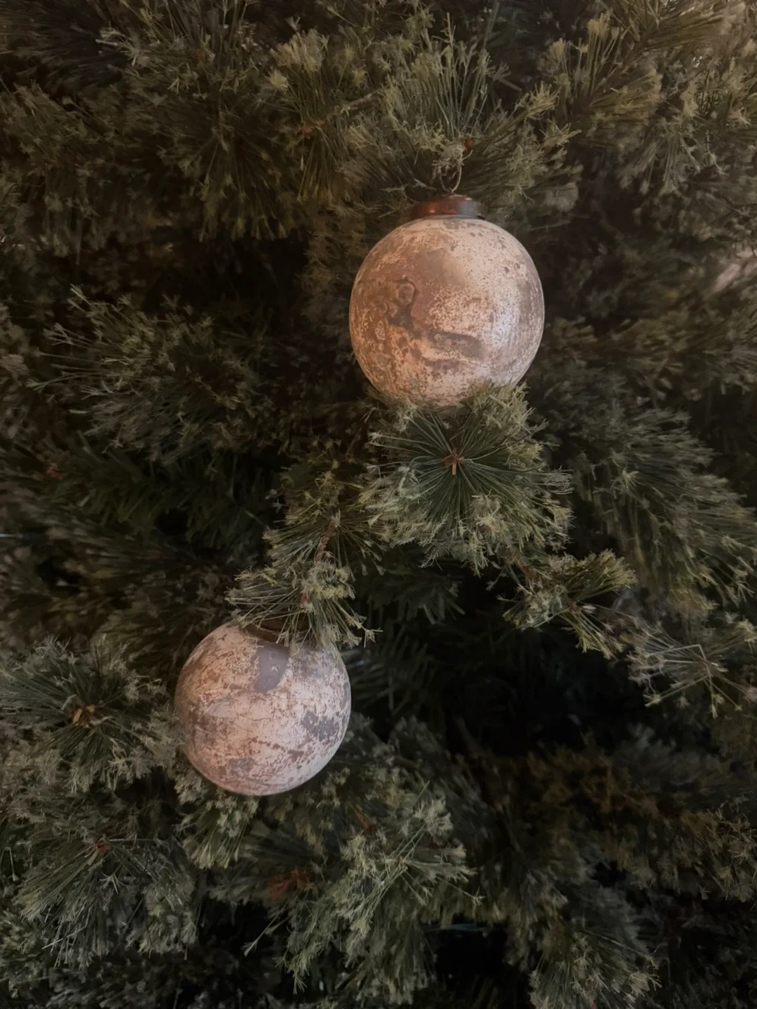 Antique marbled metal ornaments - set of 2 image indicator(3)