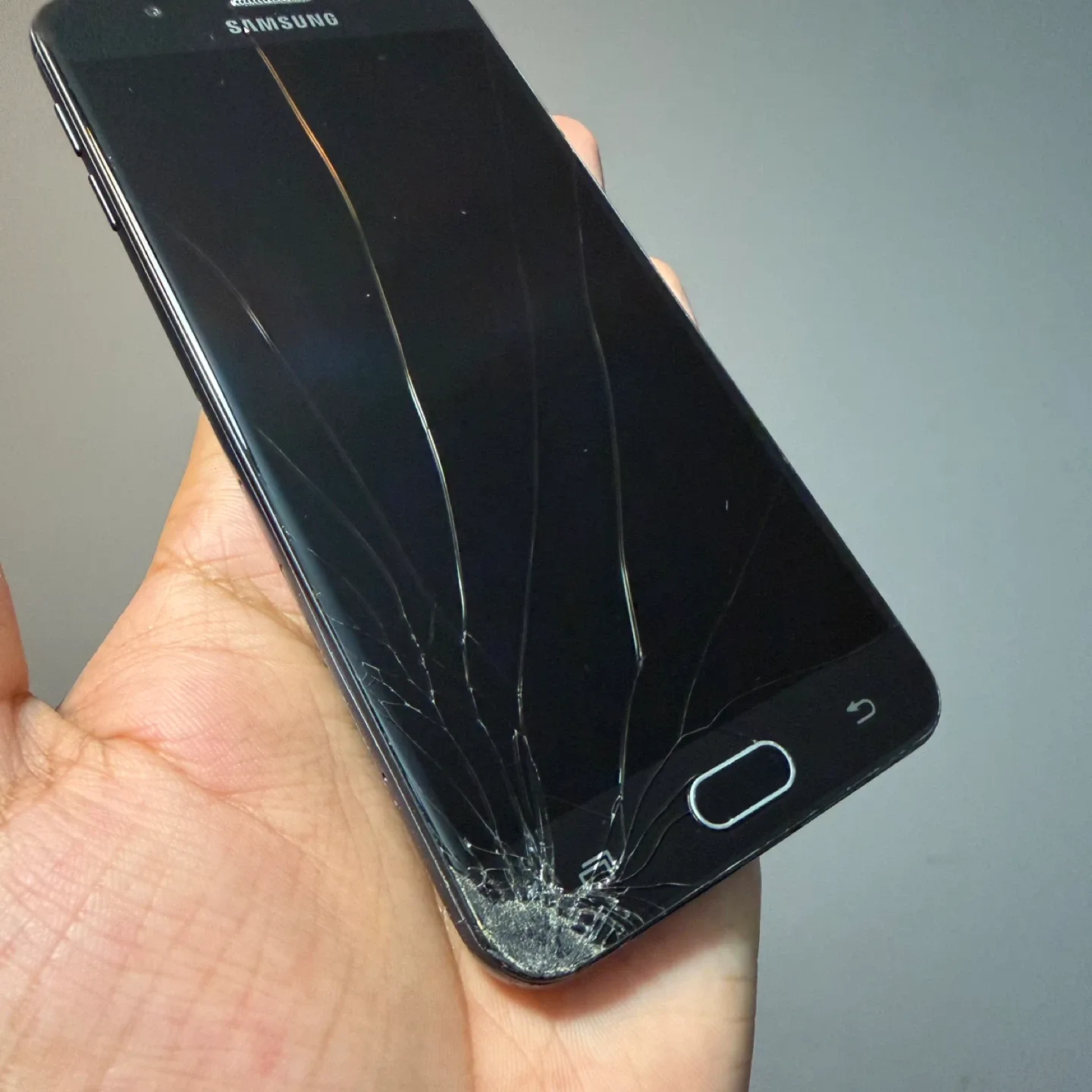 Samsung J7 Prime with Cracked Screen image indicator(3)