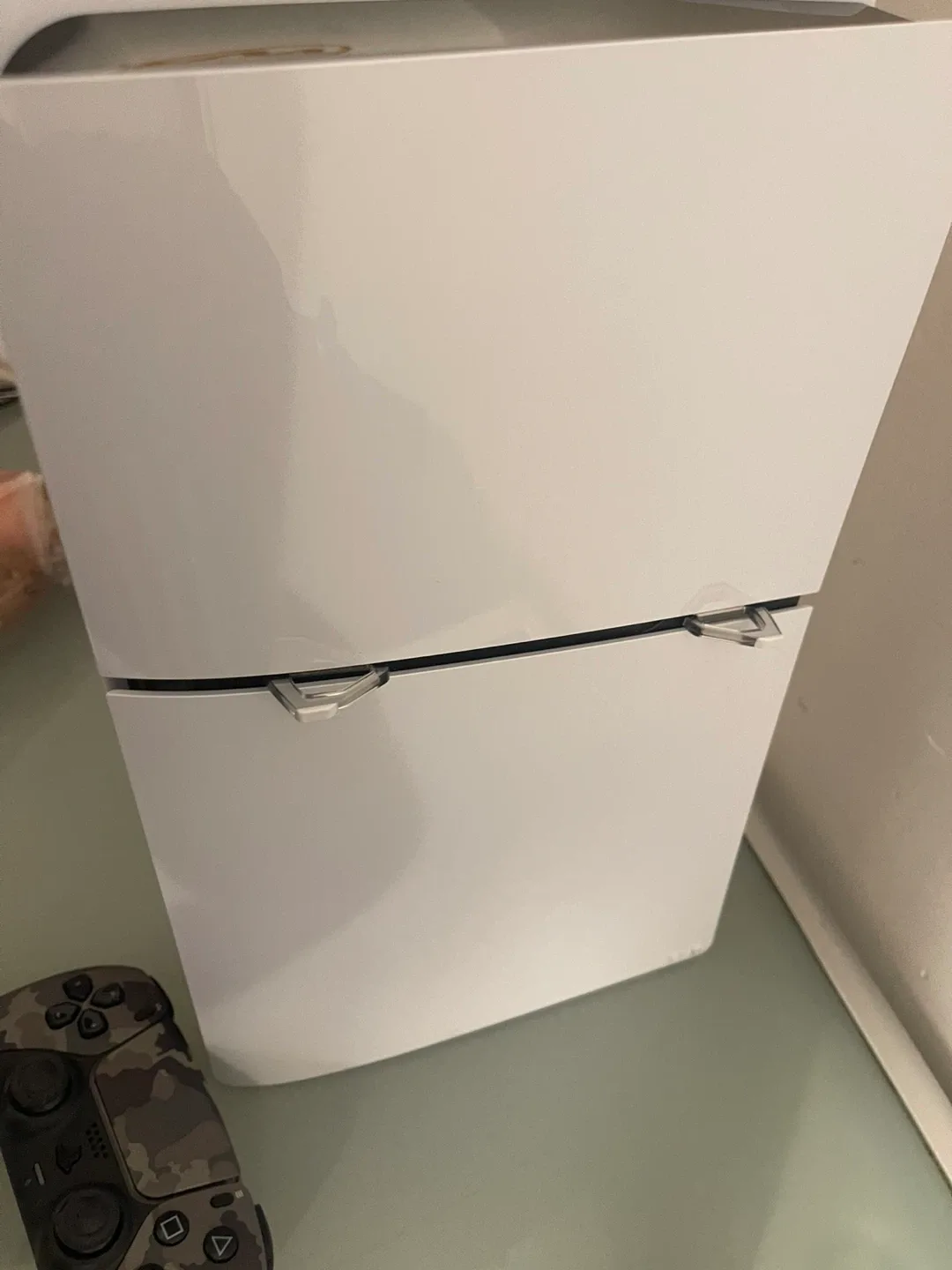 PS5 Slim Digital Edition with Controller image indicator(2)