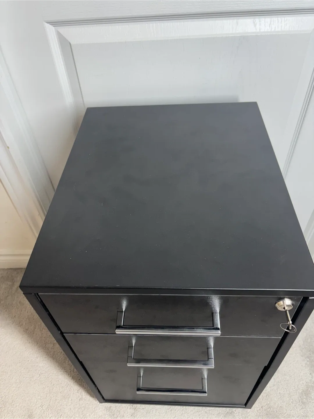 Black Metal 3-Drawer Filing Cabinet with Key image indicator(4)