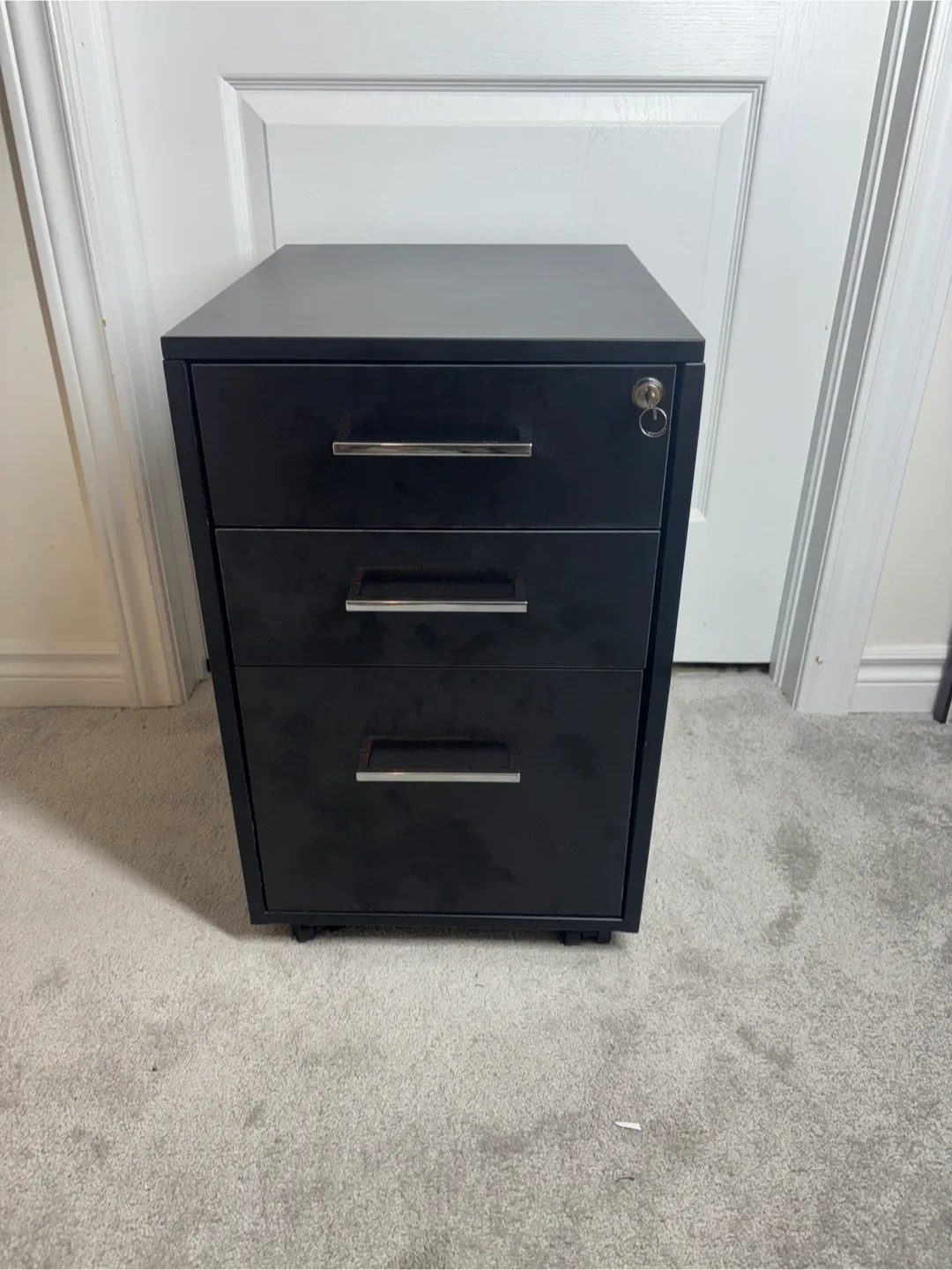 Black Metal 3-Drawer Filing Cabinet with Key image indicator(2)