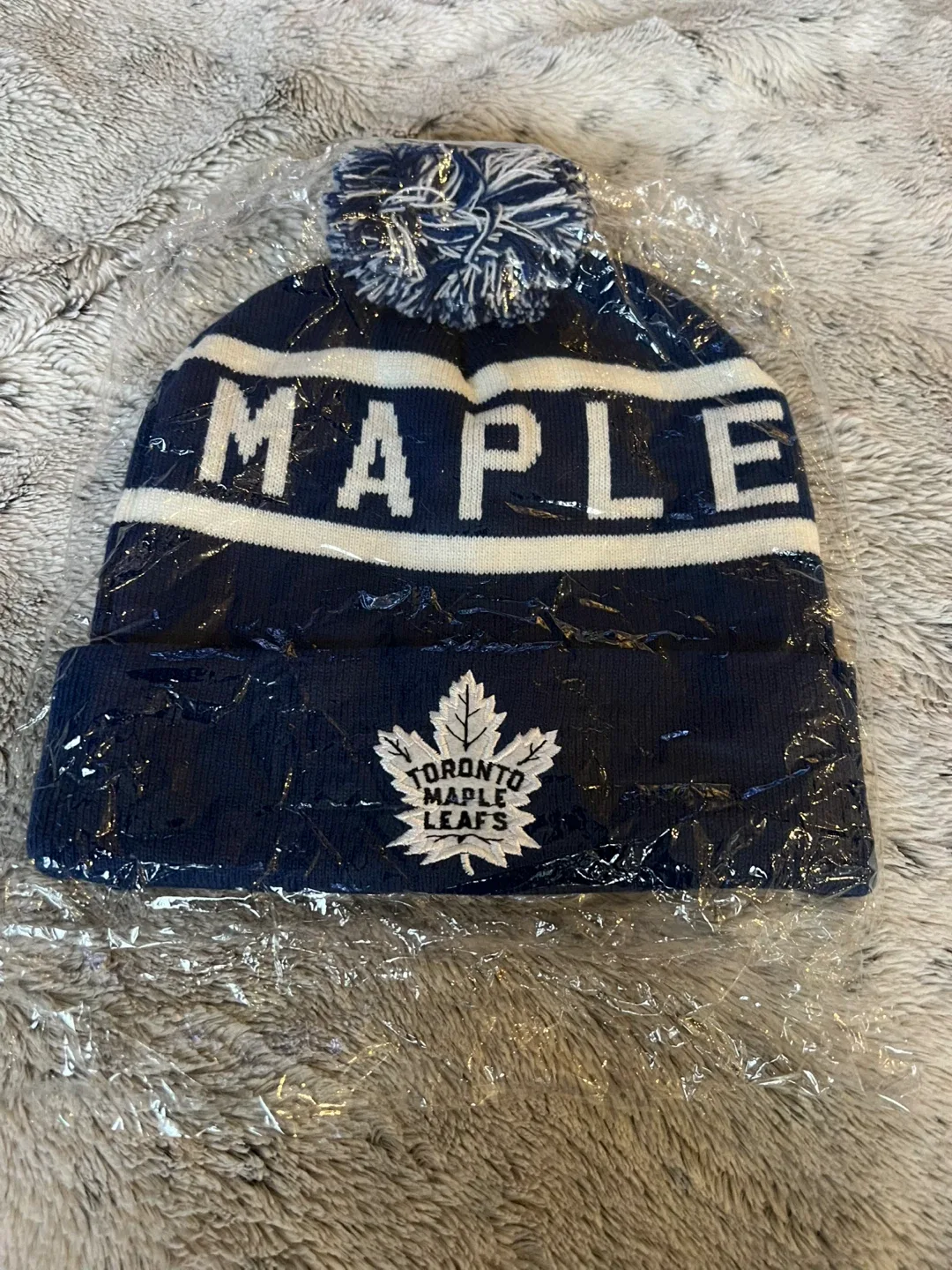 New Toronto Maple Leafs Beanie image indicator(3)
