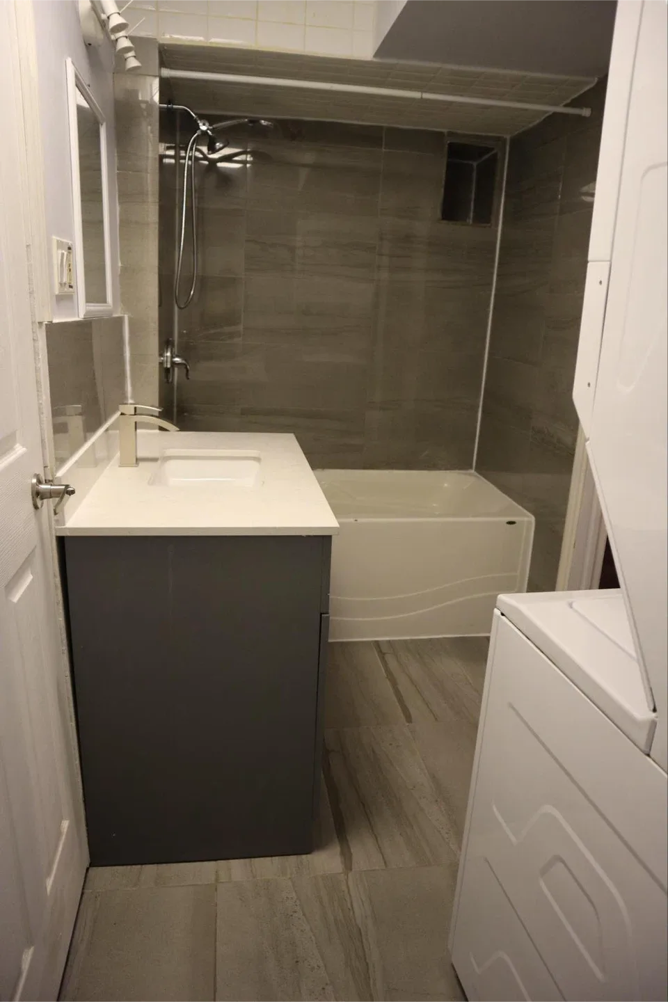 2 Bedroom Basement for Rent image indicator(4)