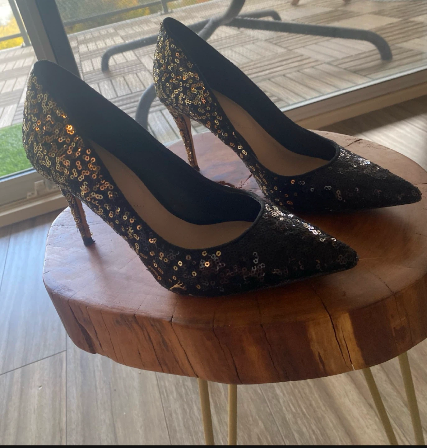 Aldo Heels, Size 7.5, Black & Gold - photo 3