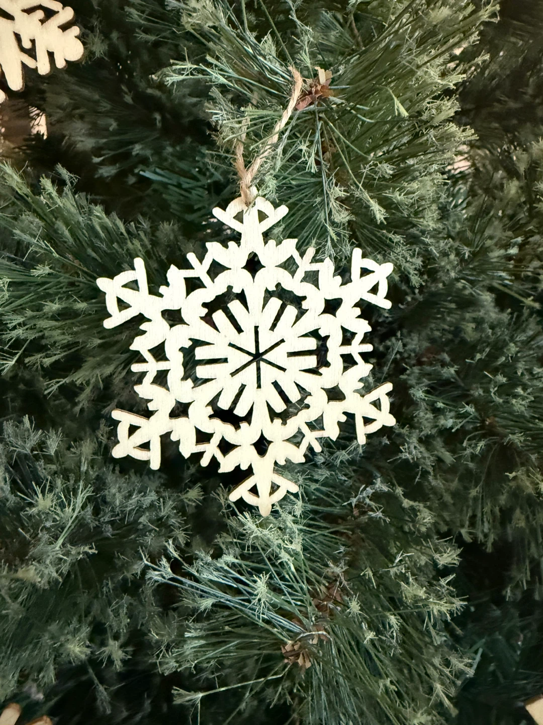Assorted wood snowflake ornaments - photo 4