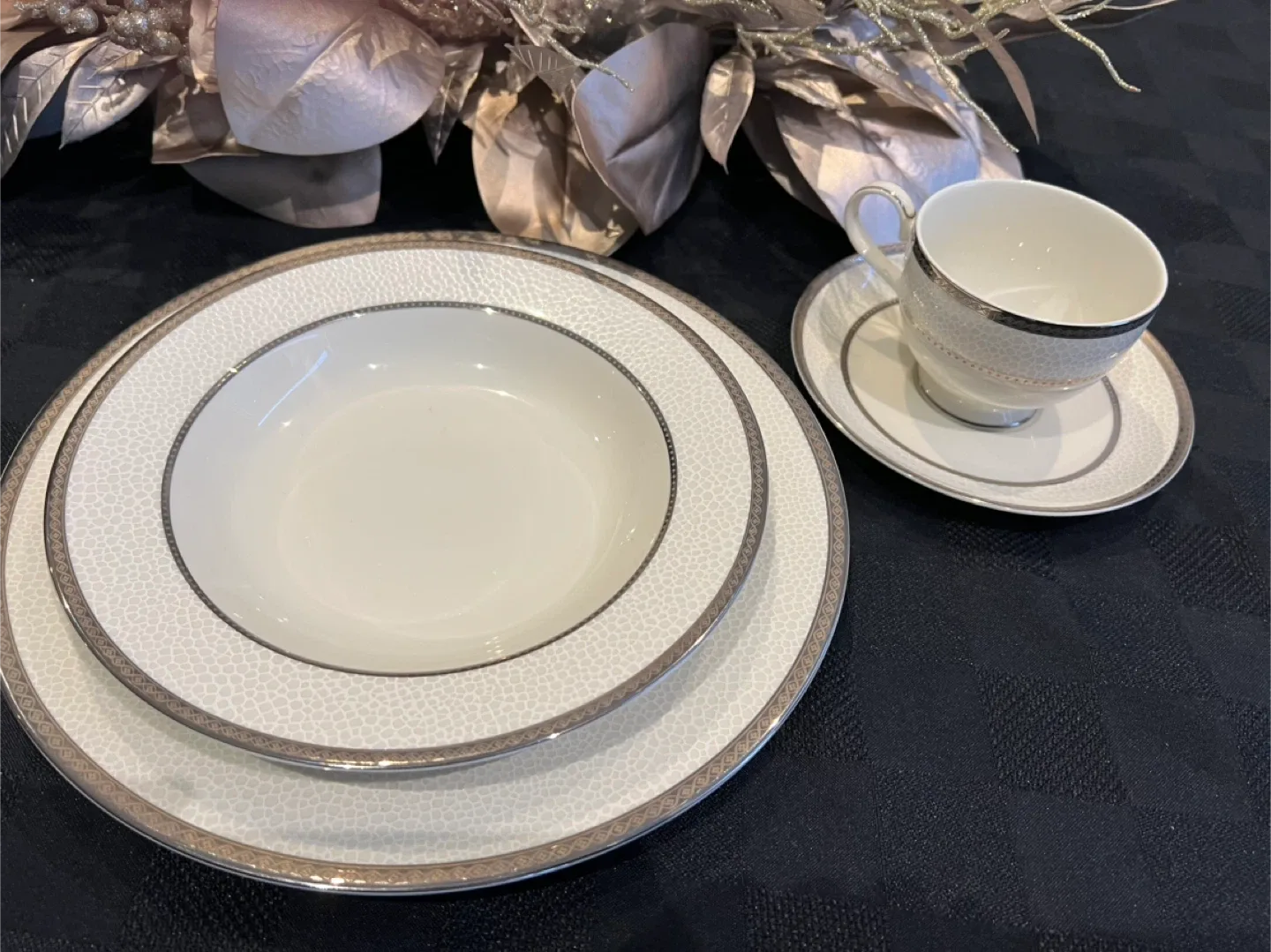 Mikasa fine bone china Dinnerware Set - Elegant White & Silver image indicator(4)