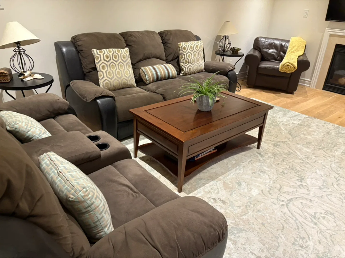 Brown Reclining Sofa and Loveseat Set image indicator(2)
